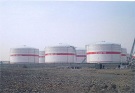 中石化天津?qū)嵢A十萬(wàn)立原油罐區(qū)